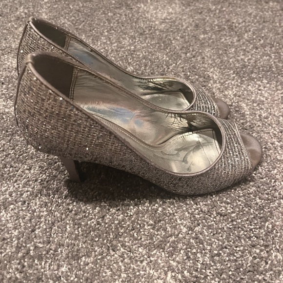 Nina silver 2 inch peep toe heel - Picture 3 of 3